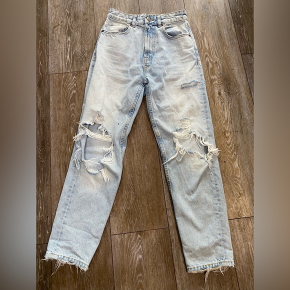 ZARA Light Wash High-Waisted Distressed Mom Jeans | Size 2 - Picture 2 of 8